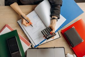 السياسة والاقتصاد الرقمي: تأثير التكنولوجيا على الاقتصاد والسياسات المالية 6 WIDAR23ZE34