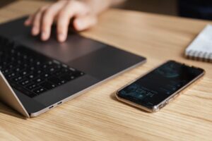 السياسة والاقتصاد الرقمي: تأثير التكنولوجيا على الاقتصاد والسياسات المالية 9 WIDAR4RF6